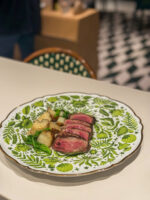 Tagliata di Manzo al Burro Chiarificato con Topinambur Arrostiti alla Brace