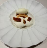 Tortino di mandorle con sorbetto al finocchio e mela verde