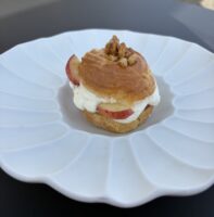 Paris brest, pesca,limone ,pinoli olio al basilico
