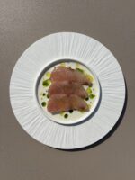 Sashimi di ricciola frollata con ajo blanco